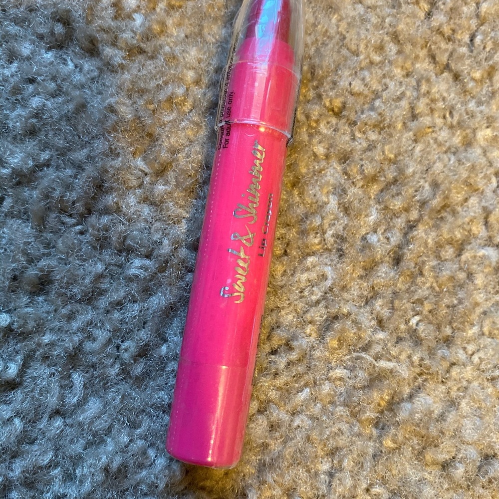 Lips gloss - Picture 3 of 5